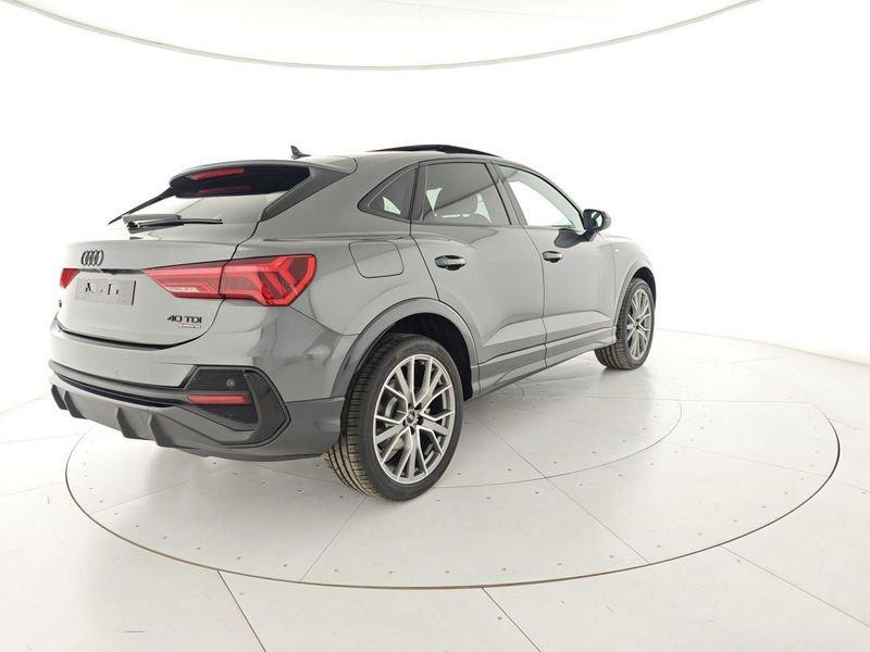 Audi Q3 SPB 40 TDI quattro S tronic Identity Black