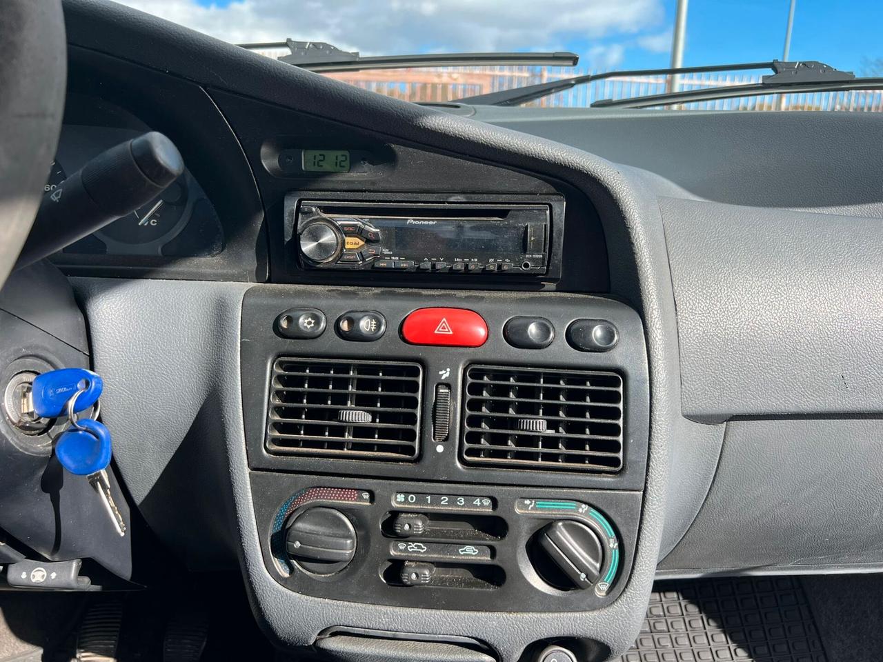 Fiat Strada 1.9 diesel Pick-up -BEN TENUTO-