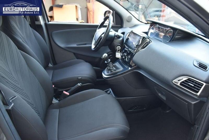Lancia Ypsilon 1.0 FireFly 70cv S&S Hybrid GOLD