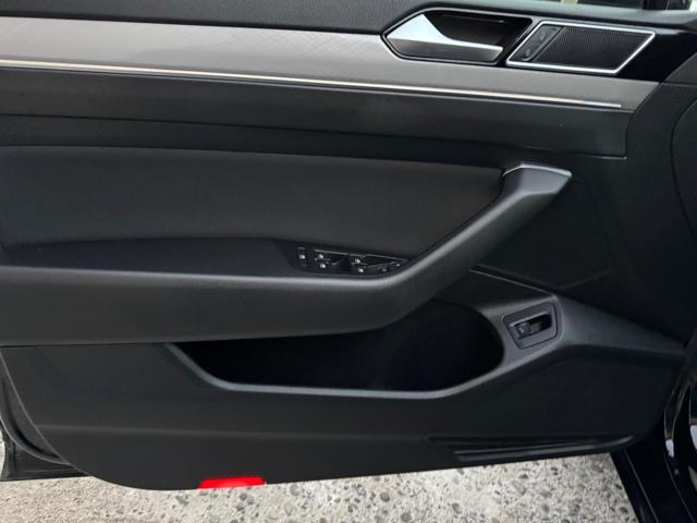 VOLKSWAGEN Passat Variant 1.6 TDI SCR DSG Business BMT