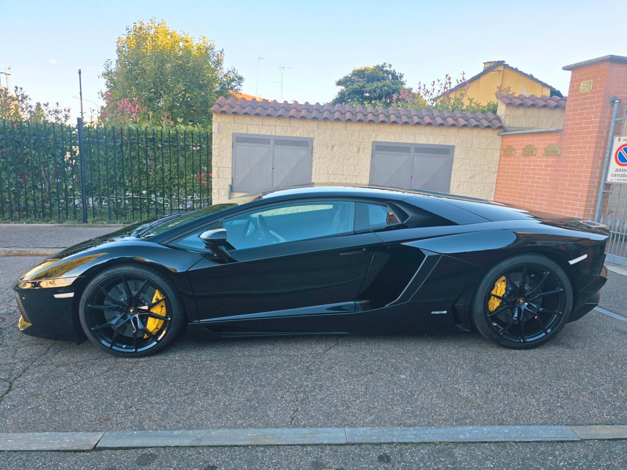 LAMBORGHINI Aventador 6.5 V12 LP700-4