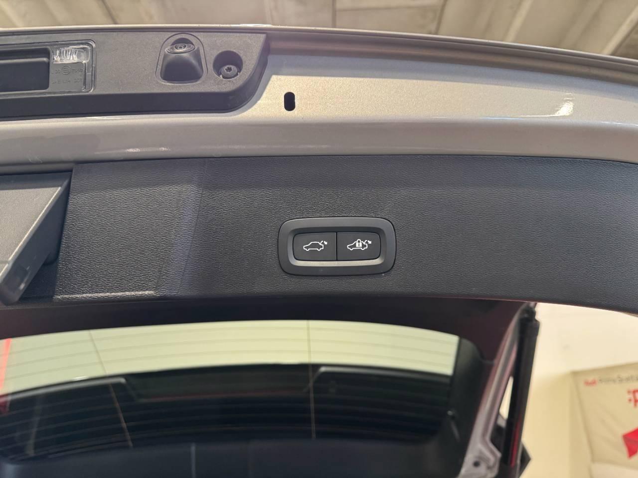 VOLVO XC40 B3 CORE AUTO