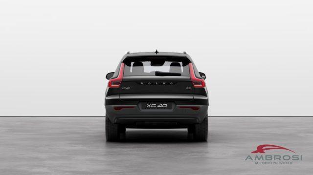 VOLVO XC40 B3 Mild Hybrid Ultimate Dark