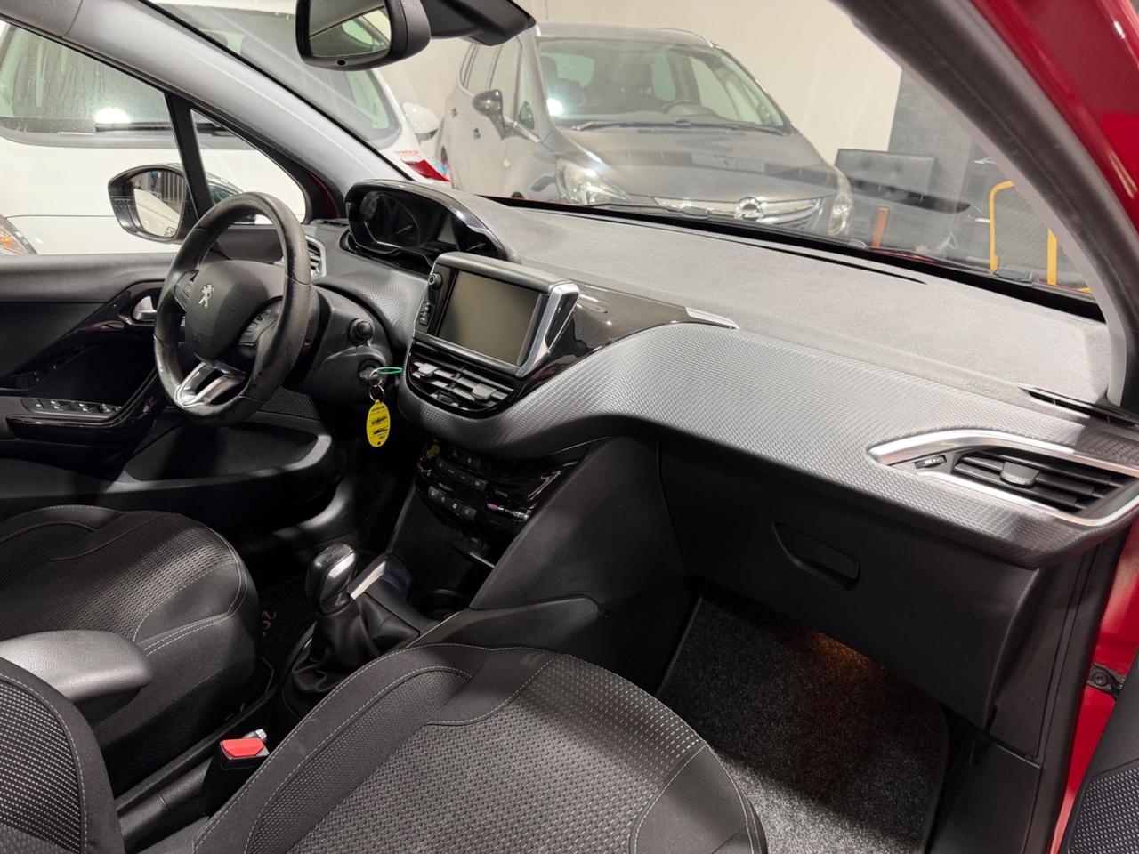 Peugeot 208 PureTech 82 5p. GPL Allure