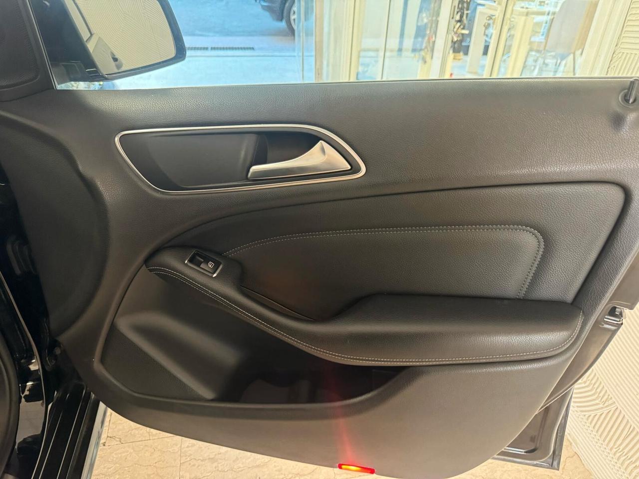 Mercedes-benz B 180 B 180 d Automatic Premium