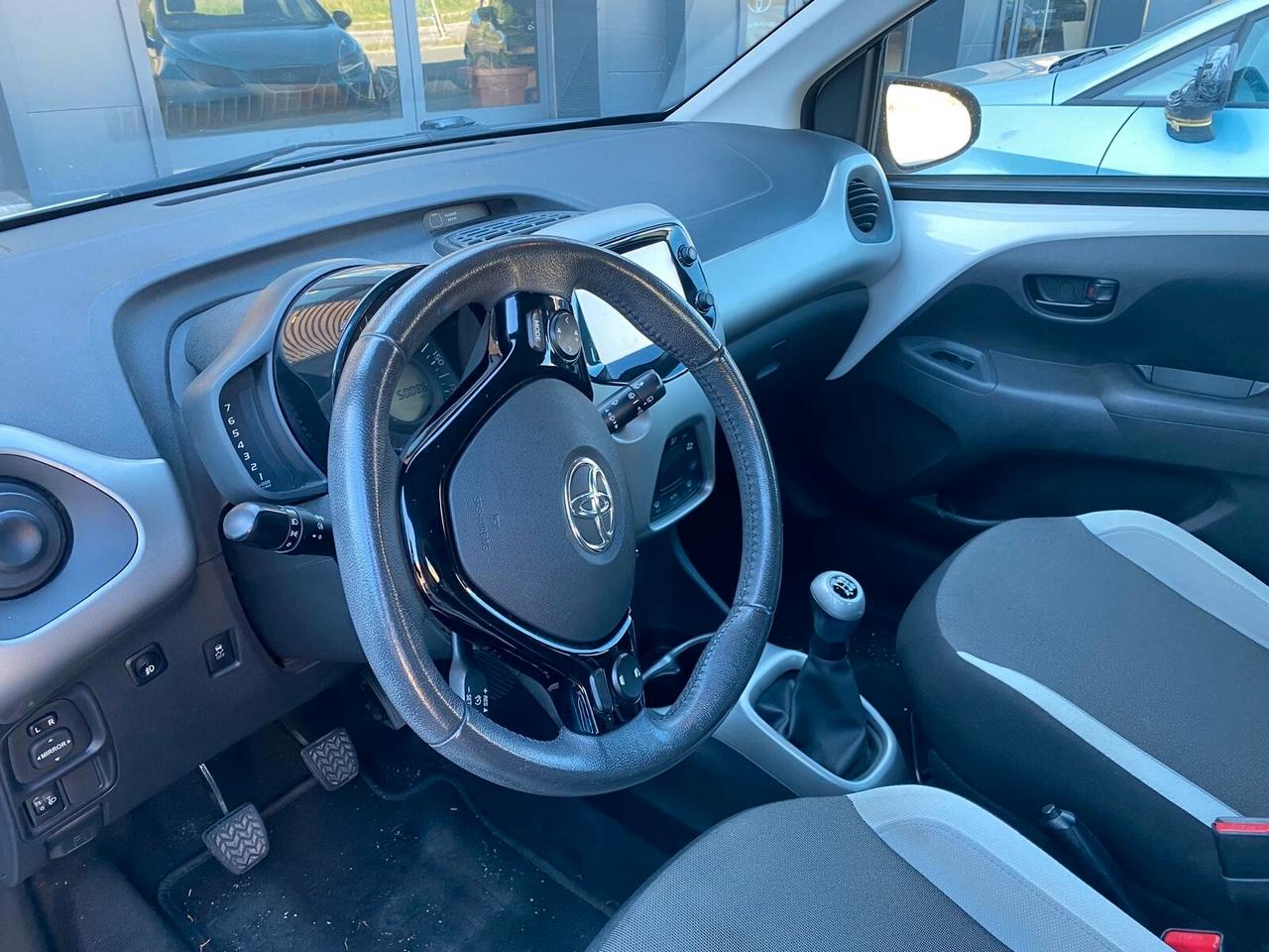 Toyota Aygo 1.0 VVT-i 69 CV 5 porte x-cool