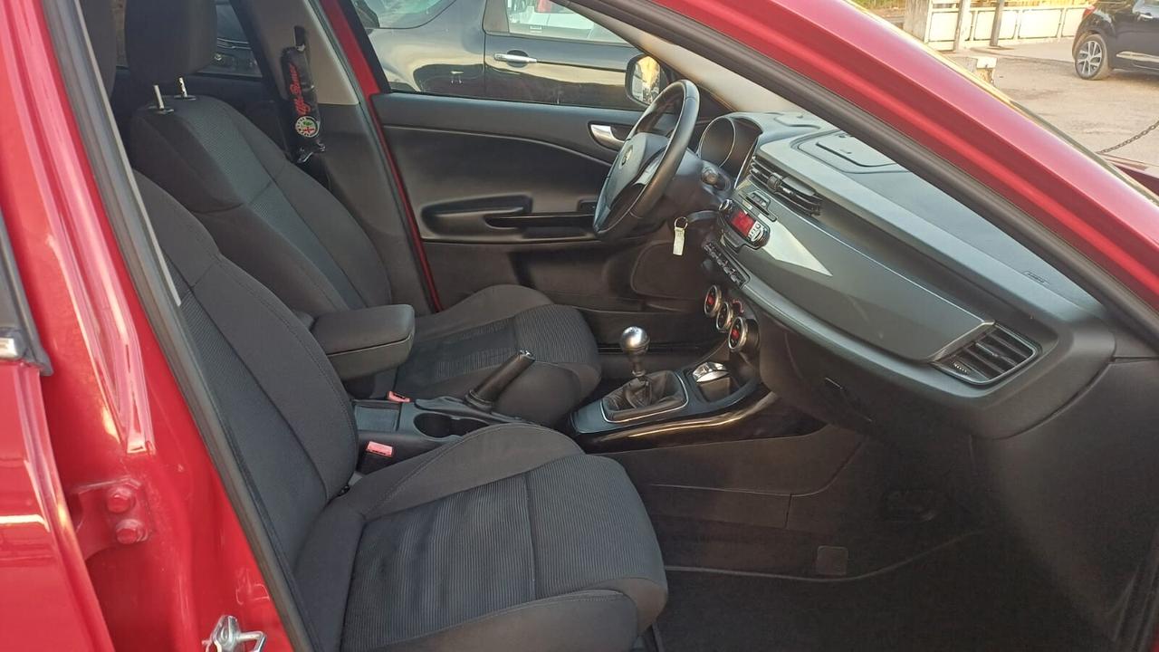 Alfa Romeo Giulietta 1.6 JTDm-2 105 CV Distinctive 2013 ROSSA COME NUOVA