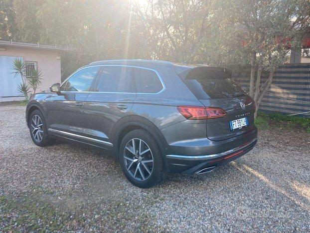 VOLKSWAGEN Touareg 3ª serie - 2019