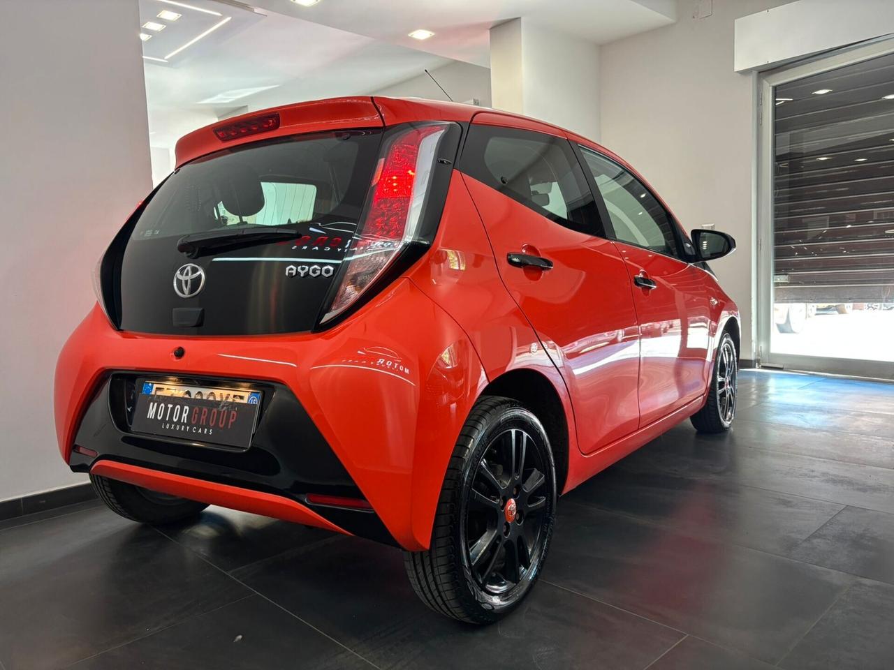 Toyota Aygo 1.0 VVT-i 69 CV 5 porte x-wave