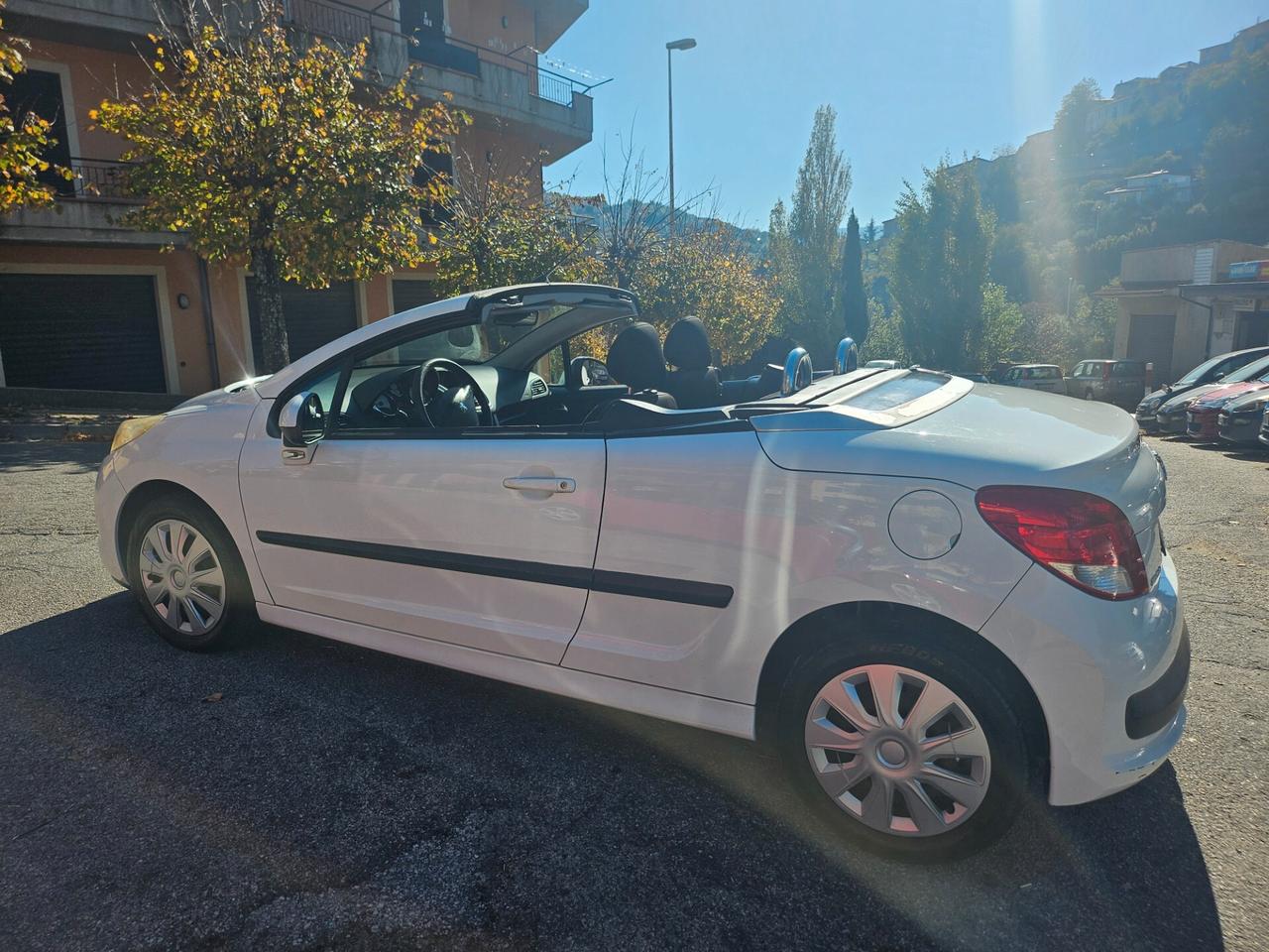 Peugeot 207 1.6HDi 90CV TETTO APRIBILE 2010