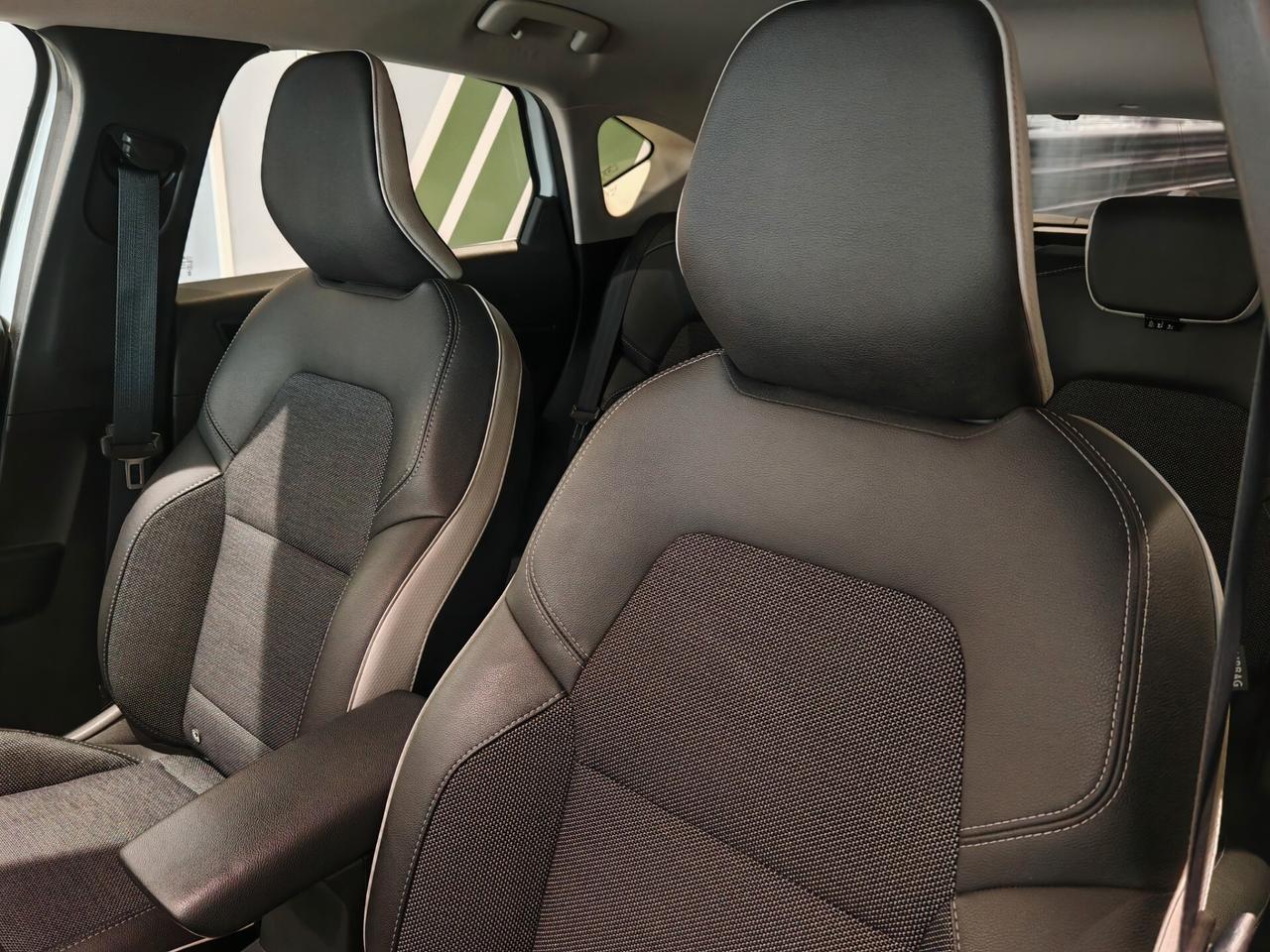 Renault Captur Full Hybrid E-Tech 145 CV Intens Plug in