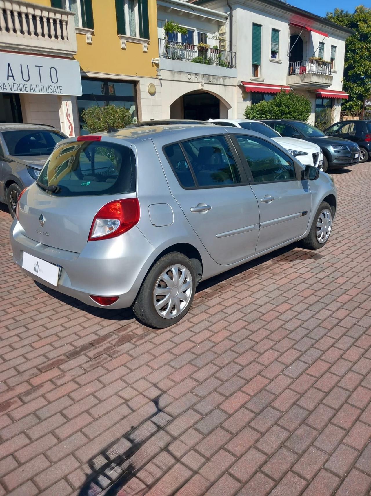 Renault Clio 1.2 16V 5 porte Confort