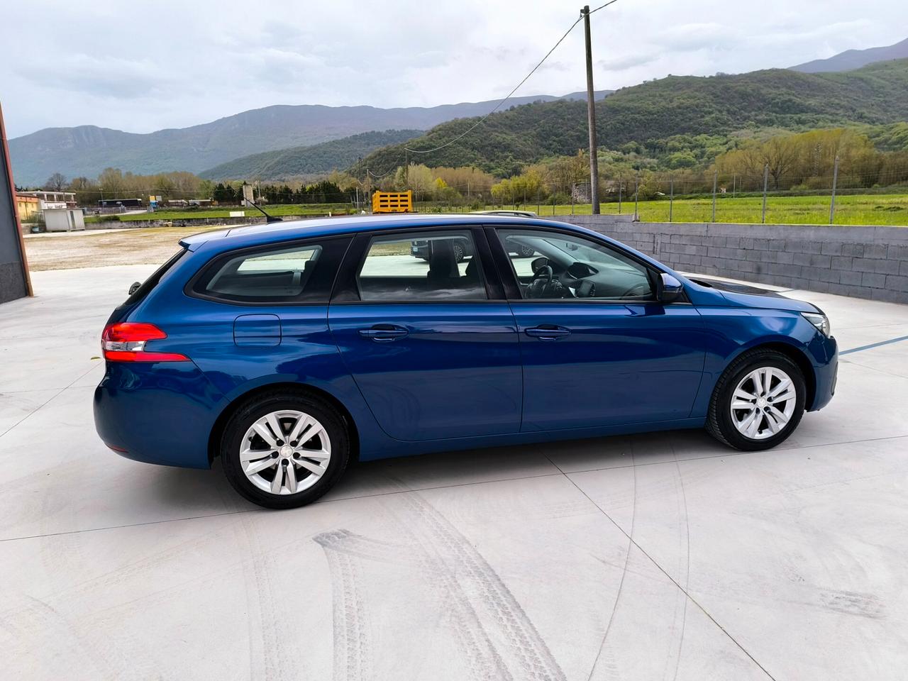 Peugeot 308 BlueHDi 130 S&S SW Business