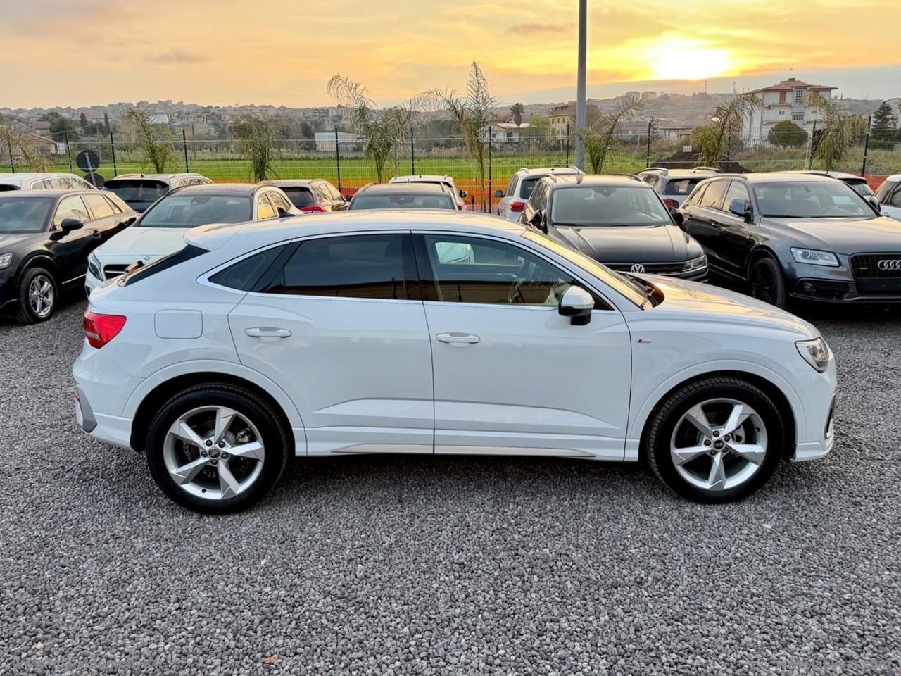 AUDI Q3 SPORTBACK 2.0TDI S-tronic S-Line LED NAVI PELLE CERCHI 19 RETROCAMERA