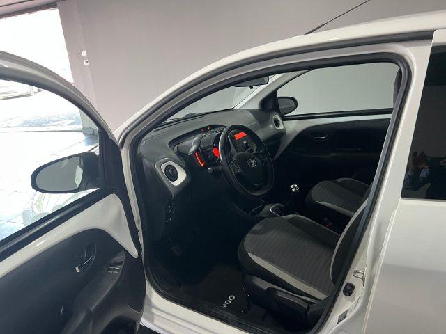 TOYOTA Aygo Connect 1.0 VVT-i 72 CV 5 porte