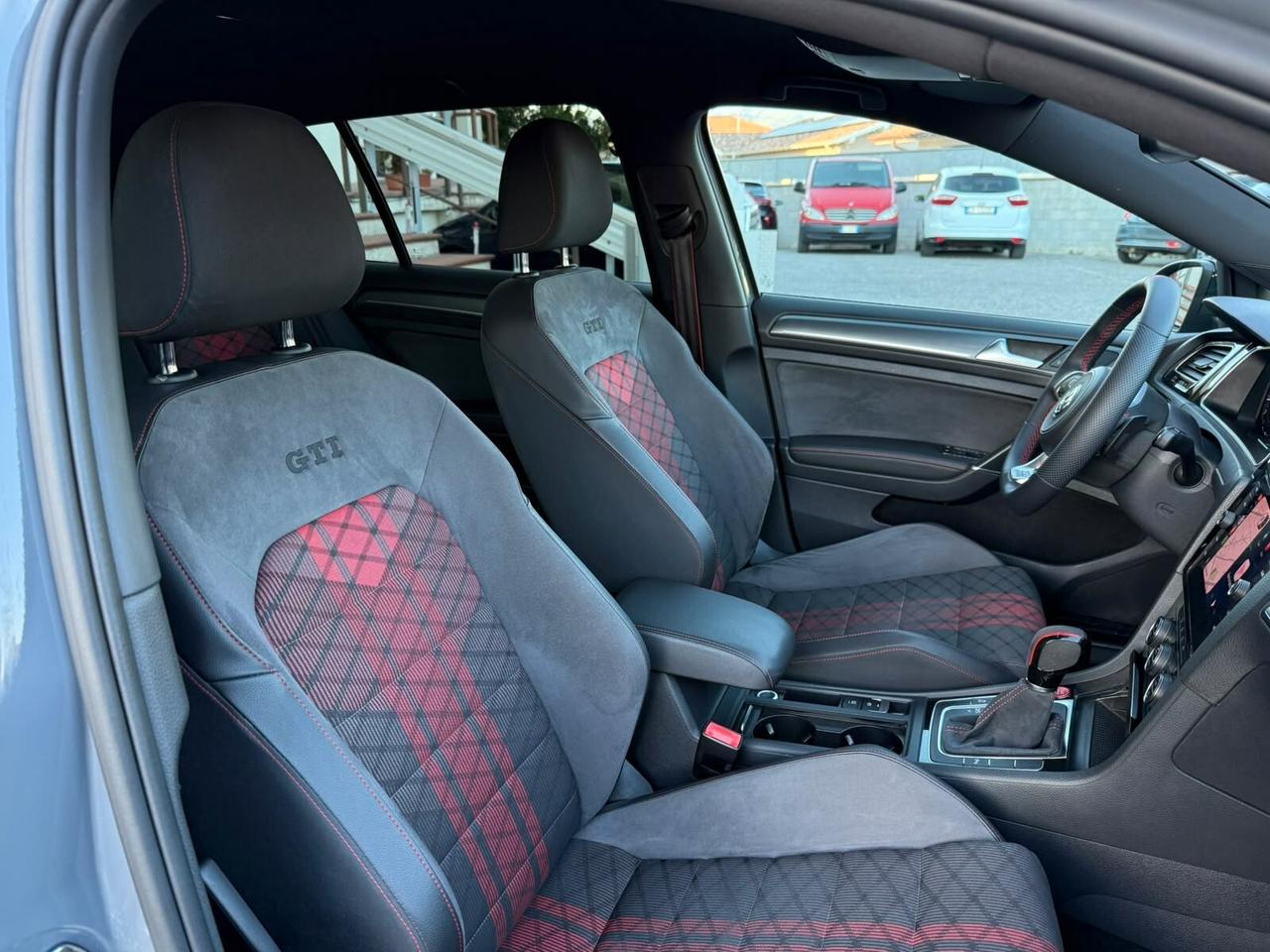 Volkswagen Golf GTI 2.0 TSI TCR DSG 5p. BlueMotion Technology