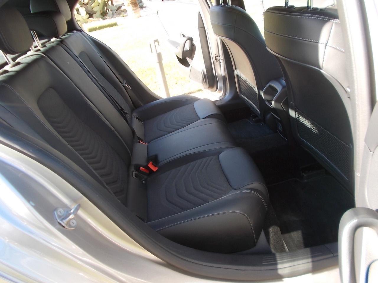 Mercedes-Benz A 180d Autom *FULL OPT.* da VETRINA