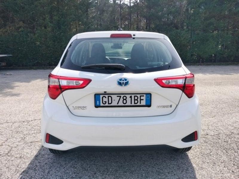 Toyota Yaris Hybrid Business