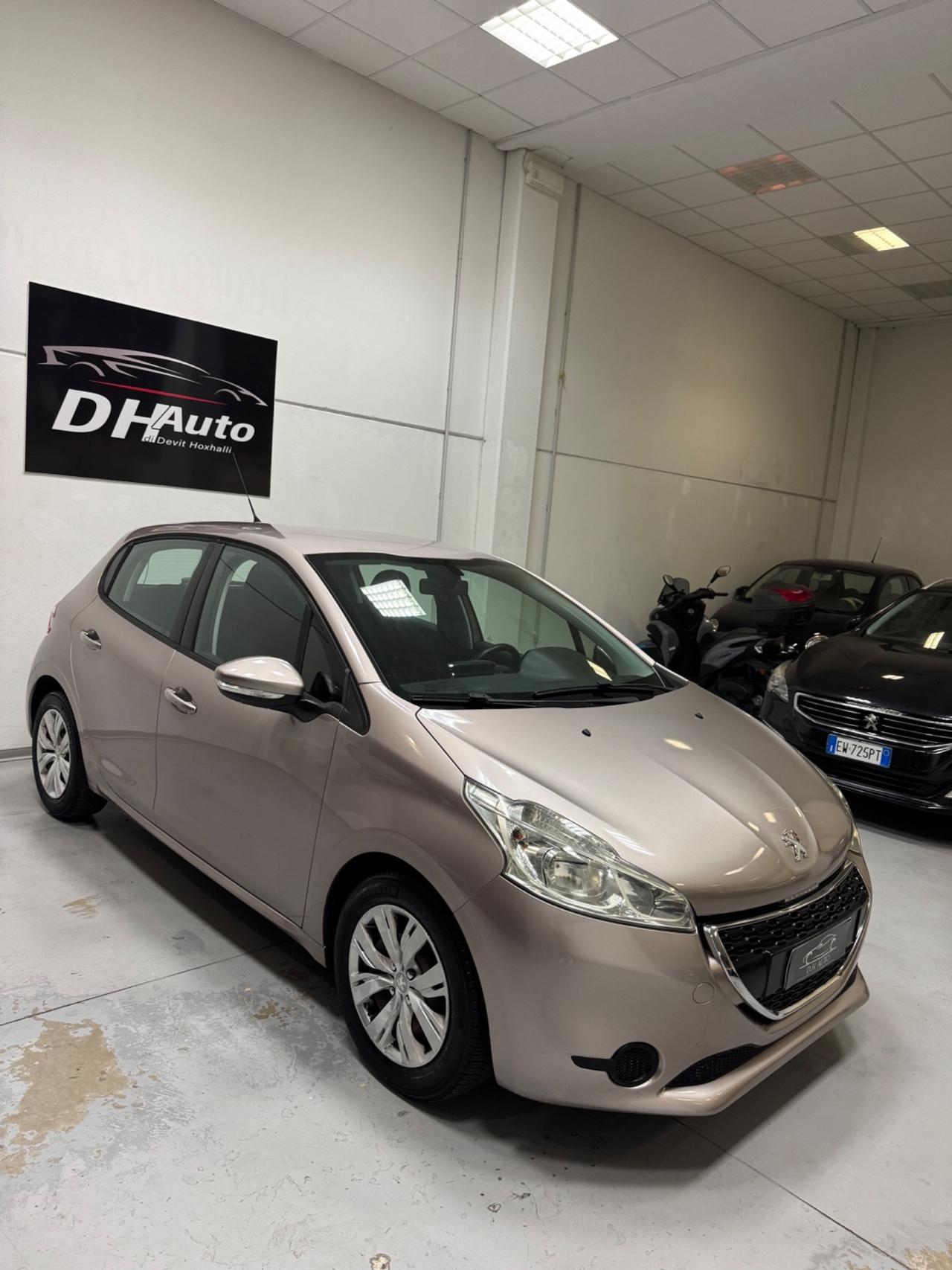 Peugeot 208 1.4 HDi 68 CV 5 porte Allure