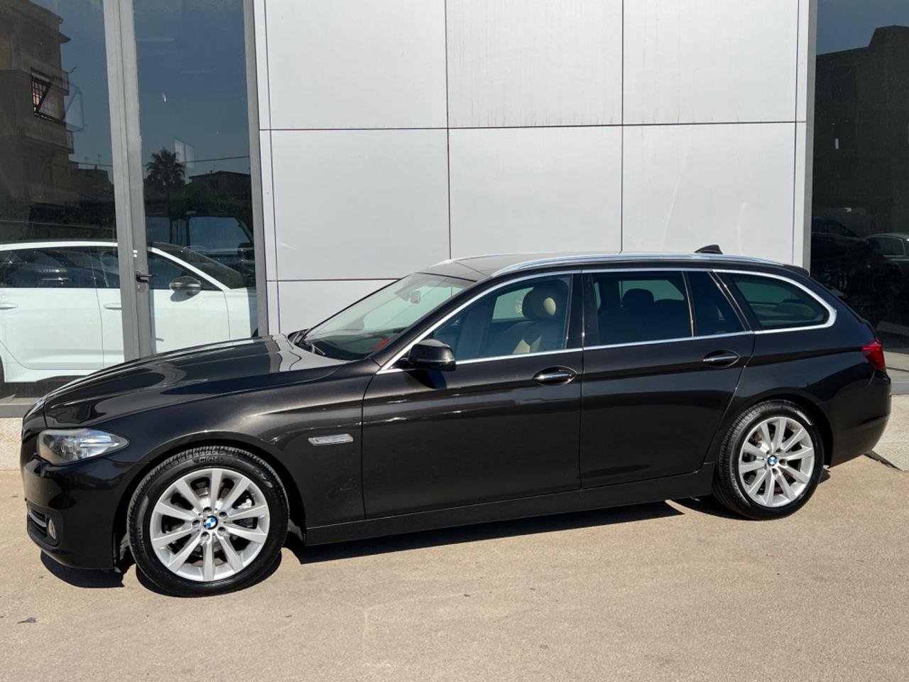 Bmw 520 520d Touring Business - anno 2016 - prezzo €14.900