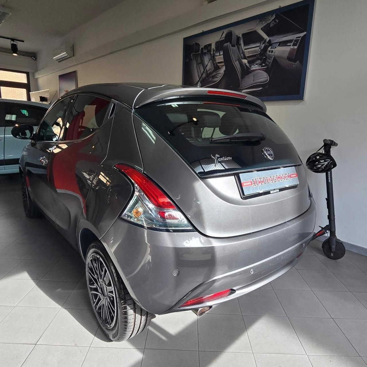 Lancia Ypsilon 1.2 69 CV 5 porte S&S Gold