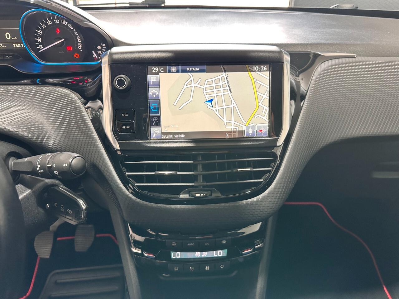 Peugeot 2008 BlueHDi 100cv Allure – PERFETTA – DA VETRINA