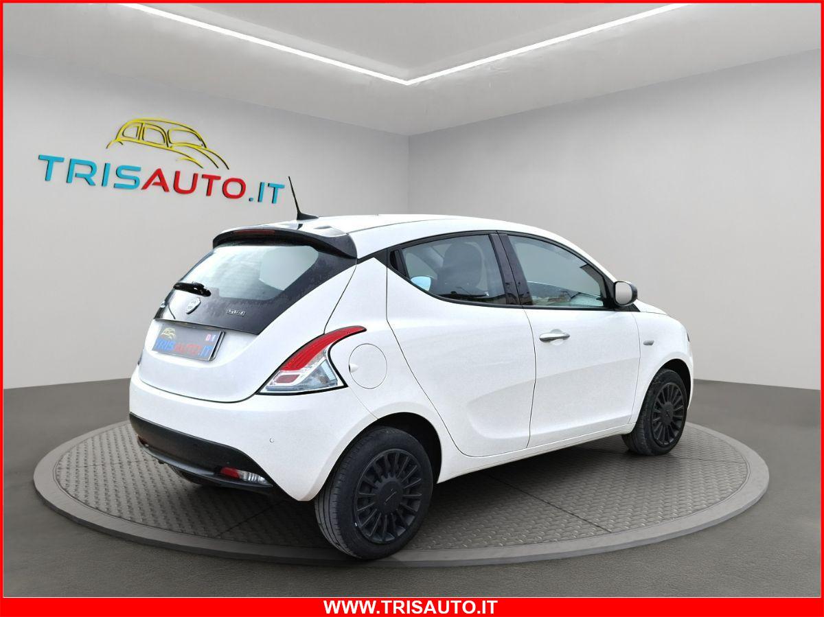 LANCIA Ypsilon 1.0 Hybrid Silver NEOPATENTATI