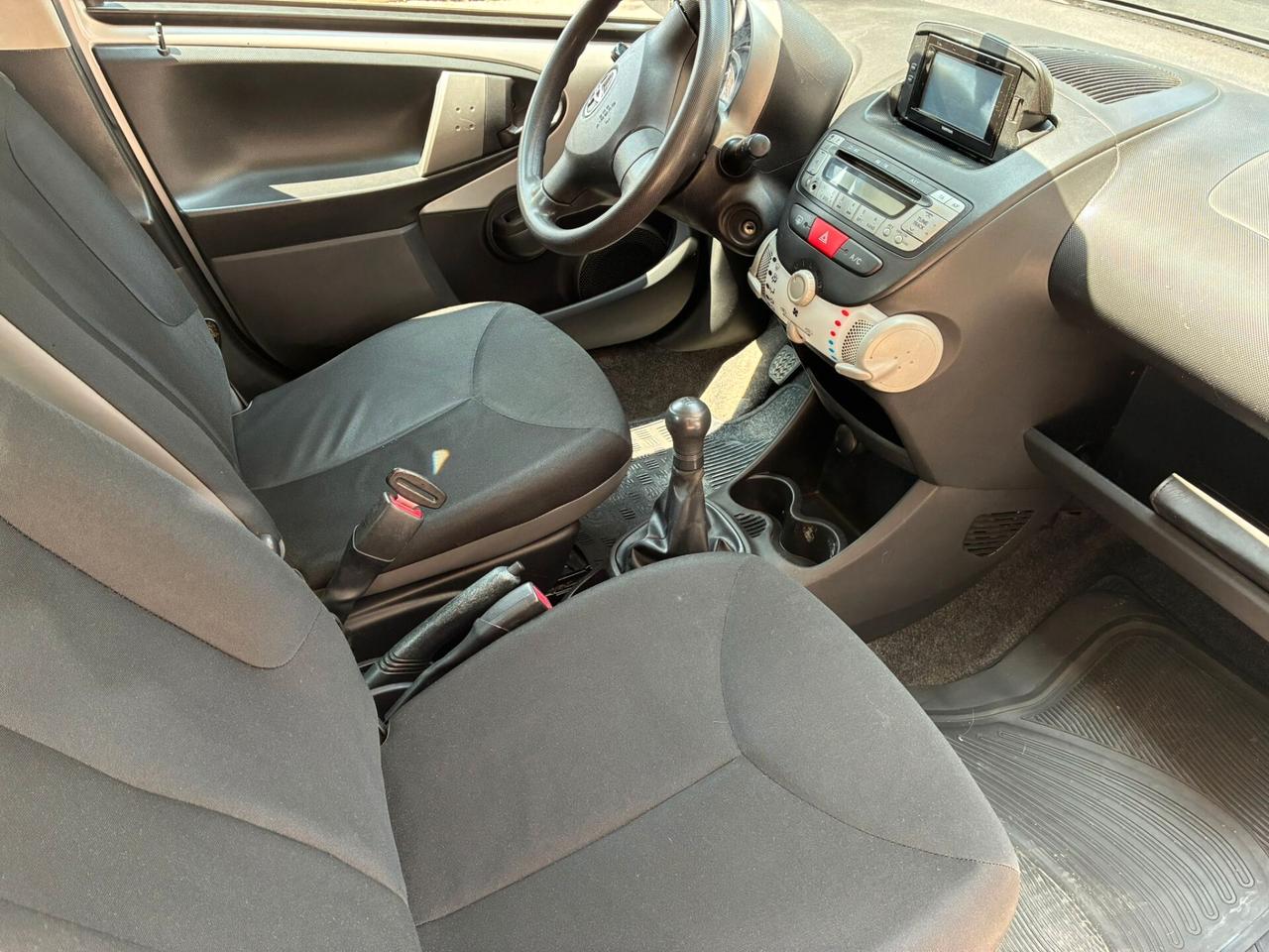Toyota Aygo 1.0 5p Navi perfetta-2012