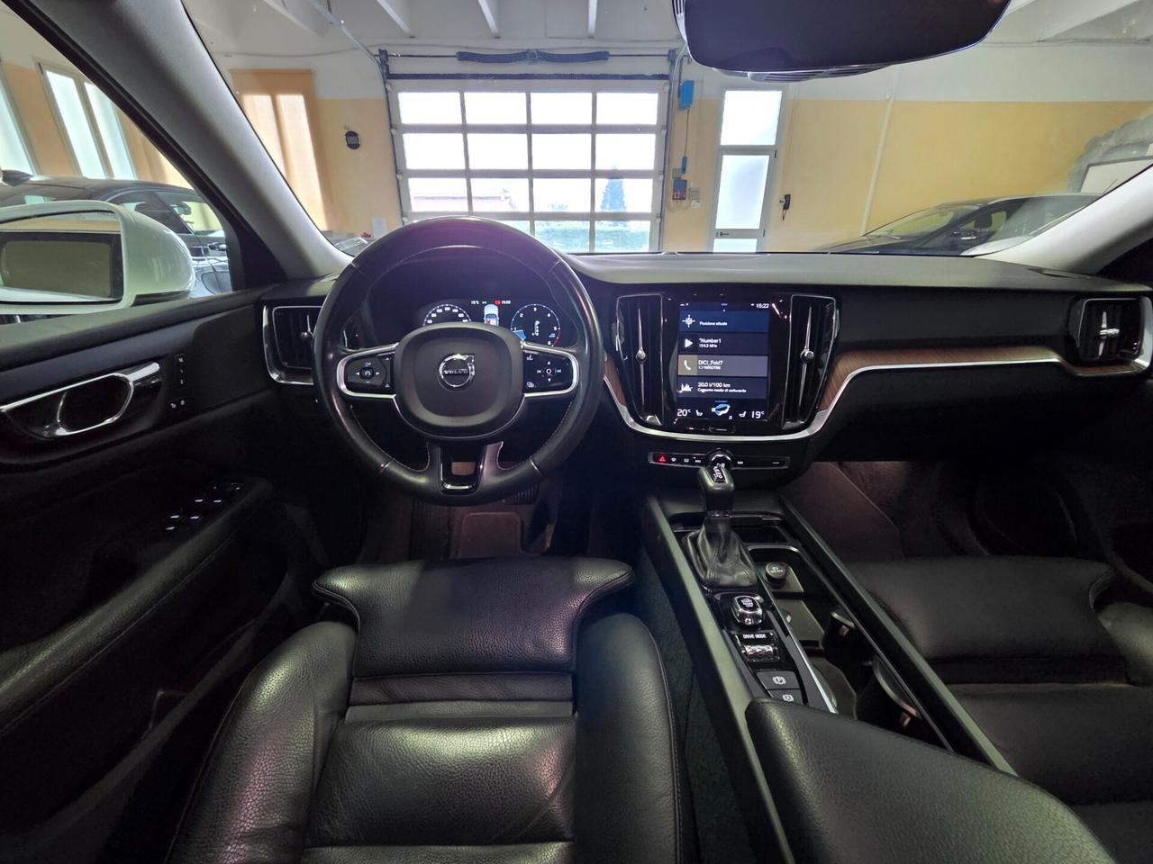 Volvo V60 D4 Geartronic gancio traino, uniproprietario, €6D