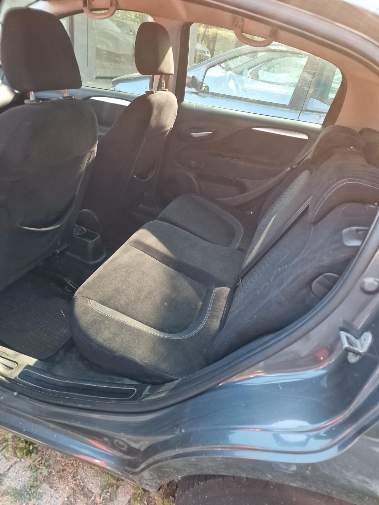 Fiat Punto 1.3 MJT II 75 CV 5 porte Lounge AUTO DESTINATA A COMMERCIANTI E OPERATORI DEL SETTORE