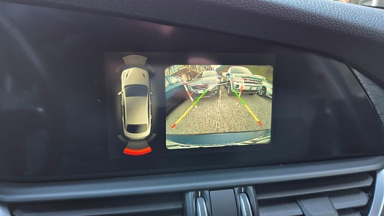 Alfa Romeo Giulia JTDM Super Full-Garanzia 3 anni