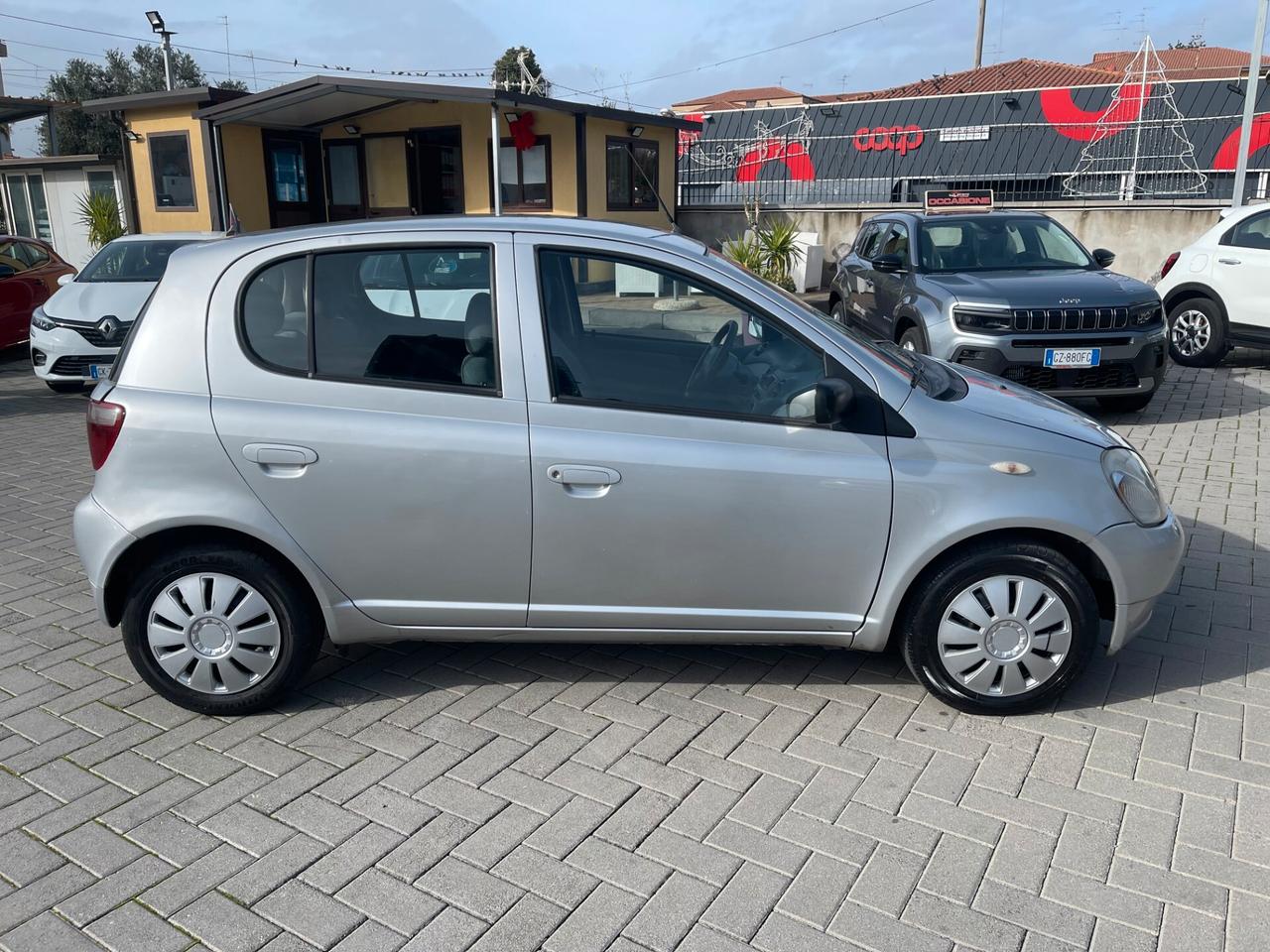Toyota Yaris 1.0i 5 porte Sol