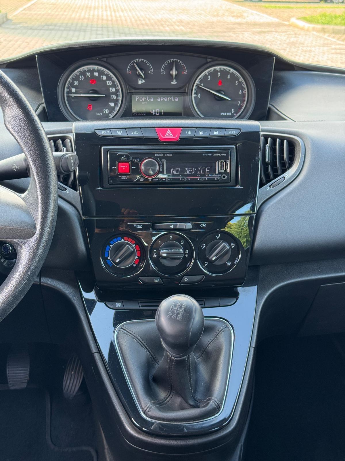 Lancia Ypsilon 1.2 GPL 70cv Neopatentati