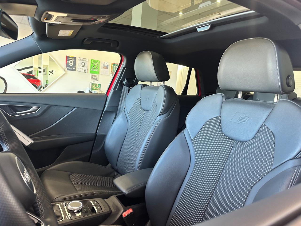 Audi Q2 35 TFSI Identity Black S-Line plus