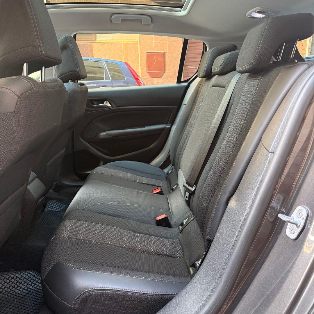 Peugeot 308 BlueHDi 130 CV