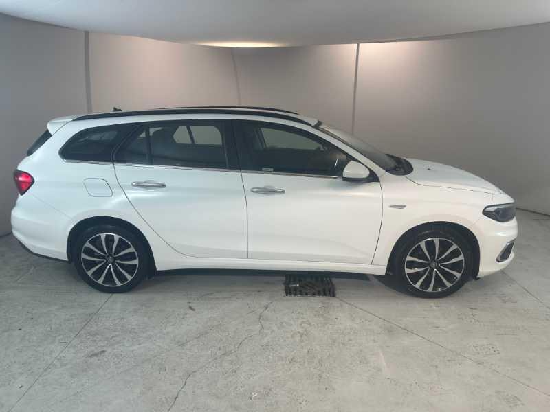 FIAT Tipo (2015-->) - Tipo 1.3 Mjt S&S SW Lounge