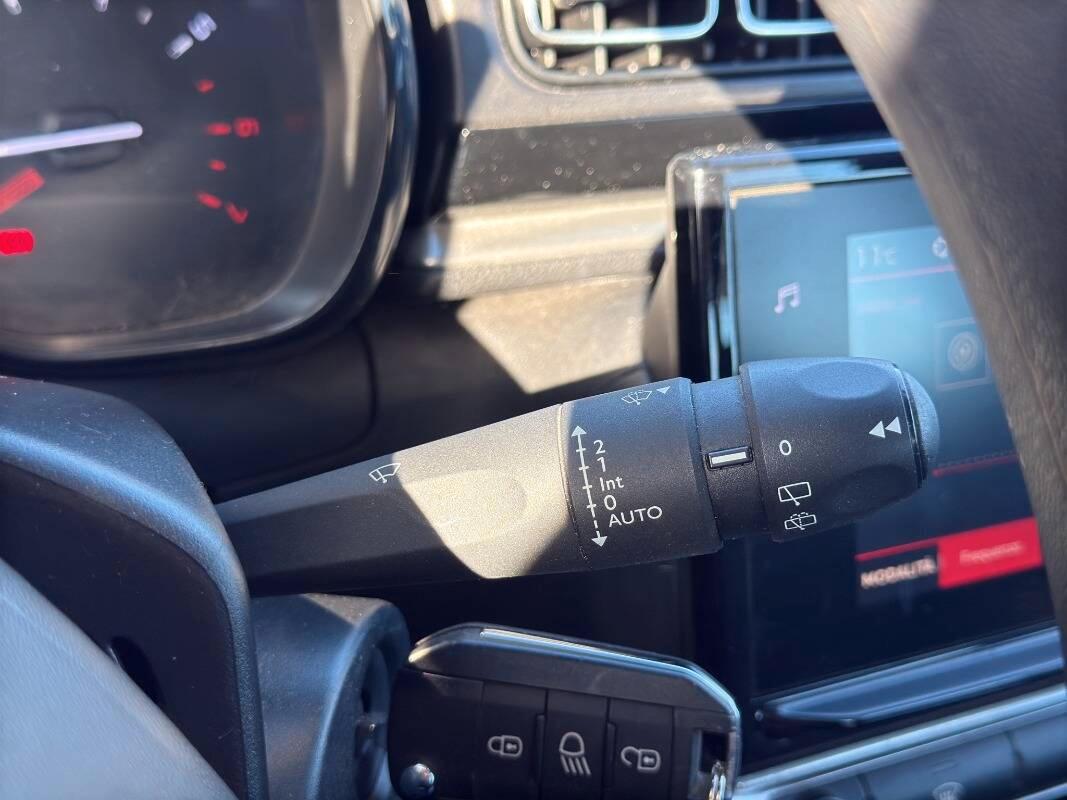 Citroen C3 1.2 puretech Shine s&s 110cv eat6 Con CARPLAY