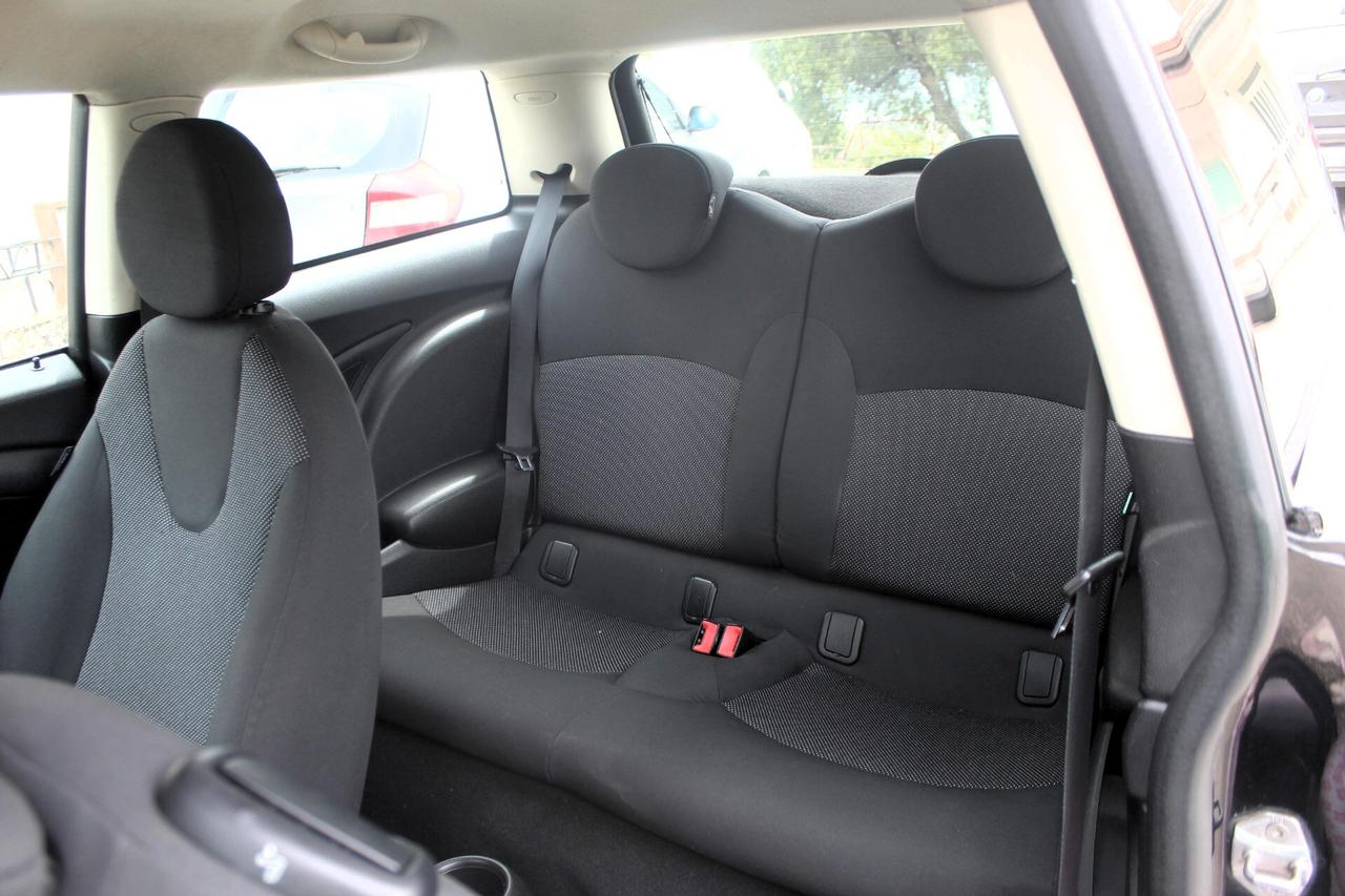 Mini Cooper D R56 1.6 90CV