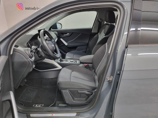 AUDI Q2 35 TFSI S tronic Identity Black