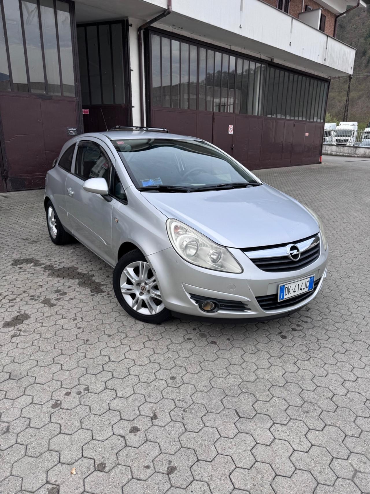 Opel Corsa 1.2 3 porte Sport