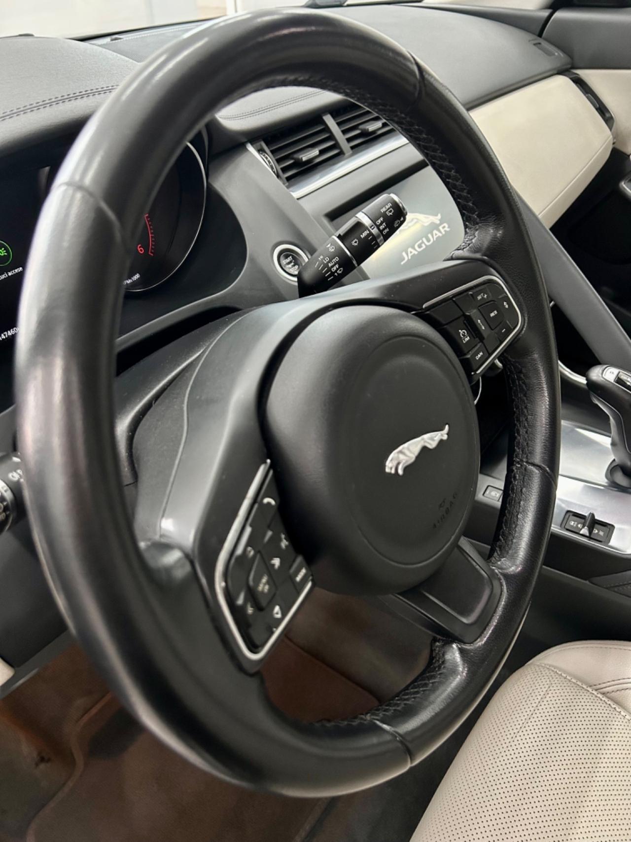 Jaguar E-Pace 2.0D 150 CV AWD R-Dynamic S FINANZIABILE