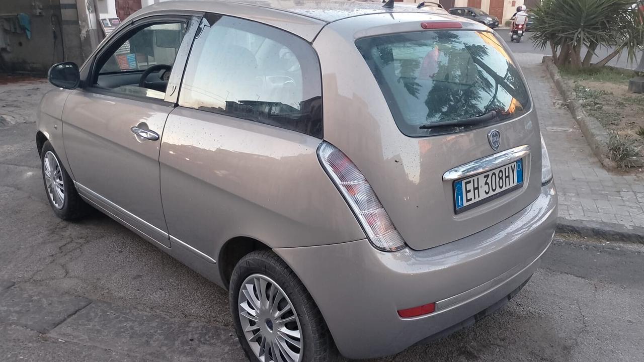 Lancia Ypsilon 1.2 - 2011