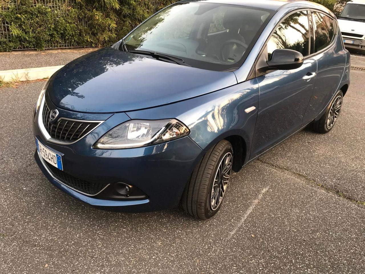Lancia Ypsilon 1.0 FireFly 5 porte S&S Hybrid Gold