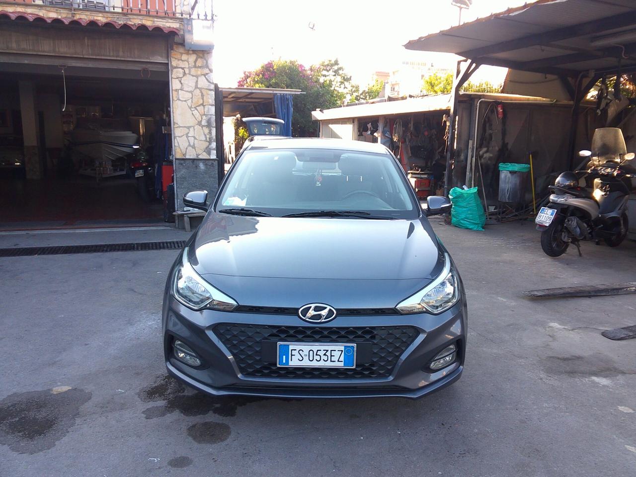 Hyundai i20 1.2 5 porte Tech 18