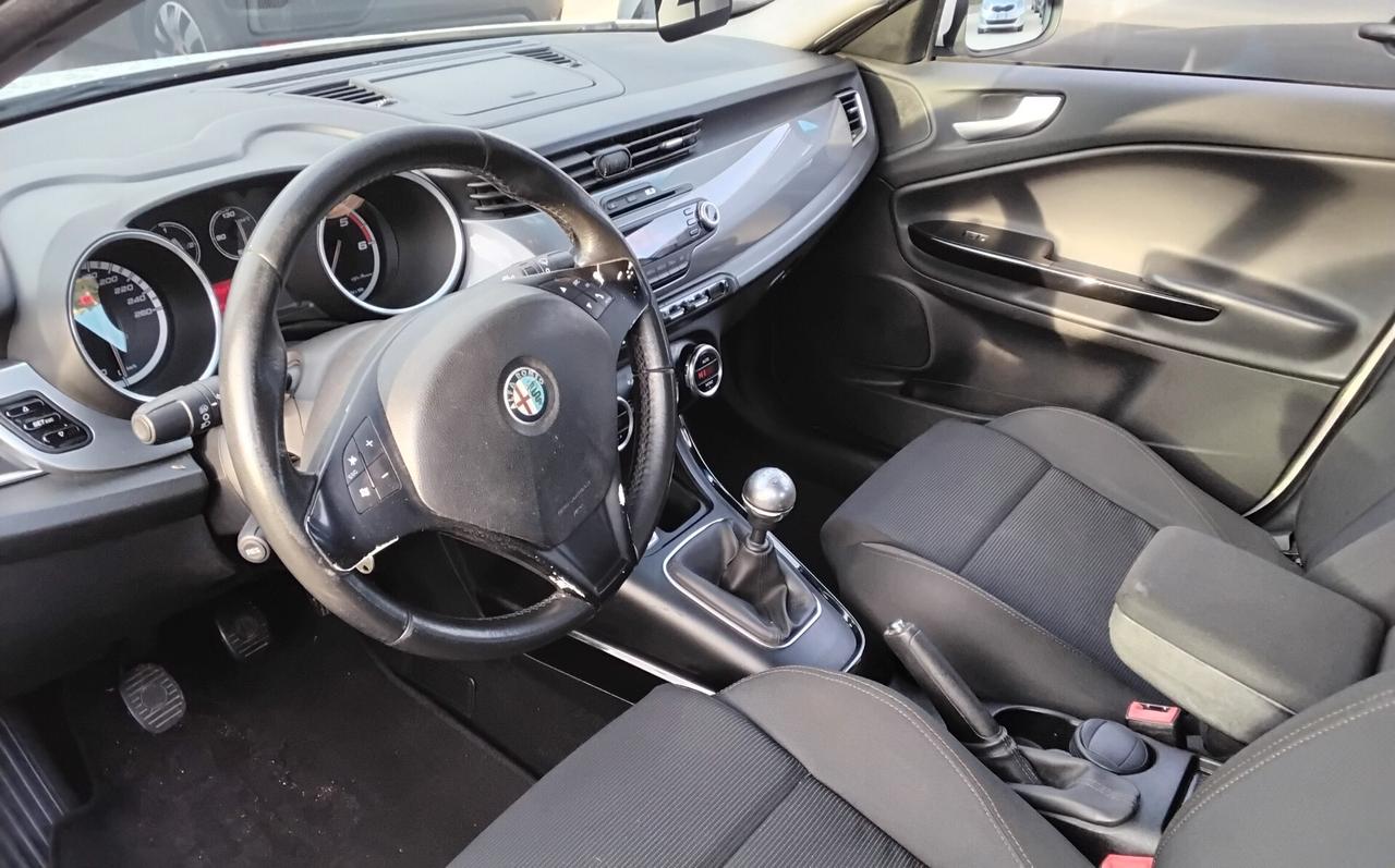 Alfa Romeo Giulietta 1.6 JTDm-2 105 CV Distinctive