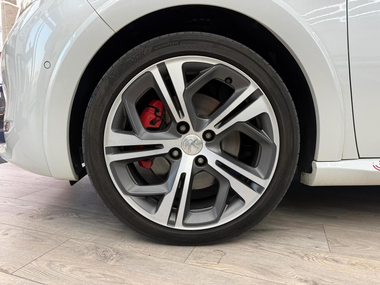 Peugeot 208 1.6 THP 200 CV 3 porte GTi