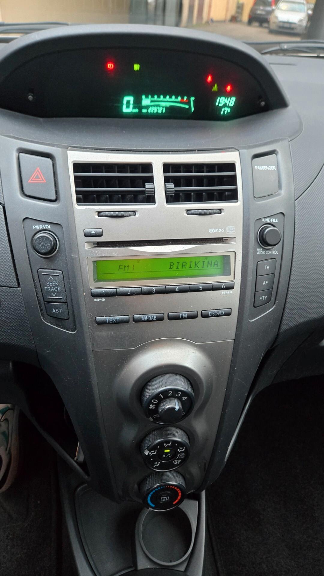 Toyota Yaris 1.3 5 porte Sol