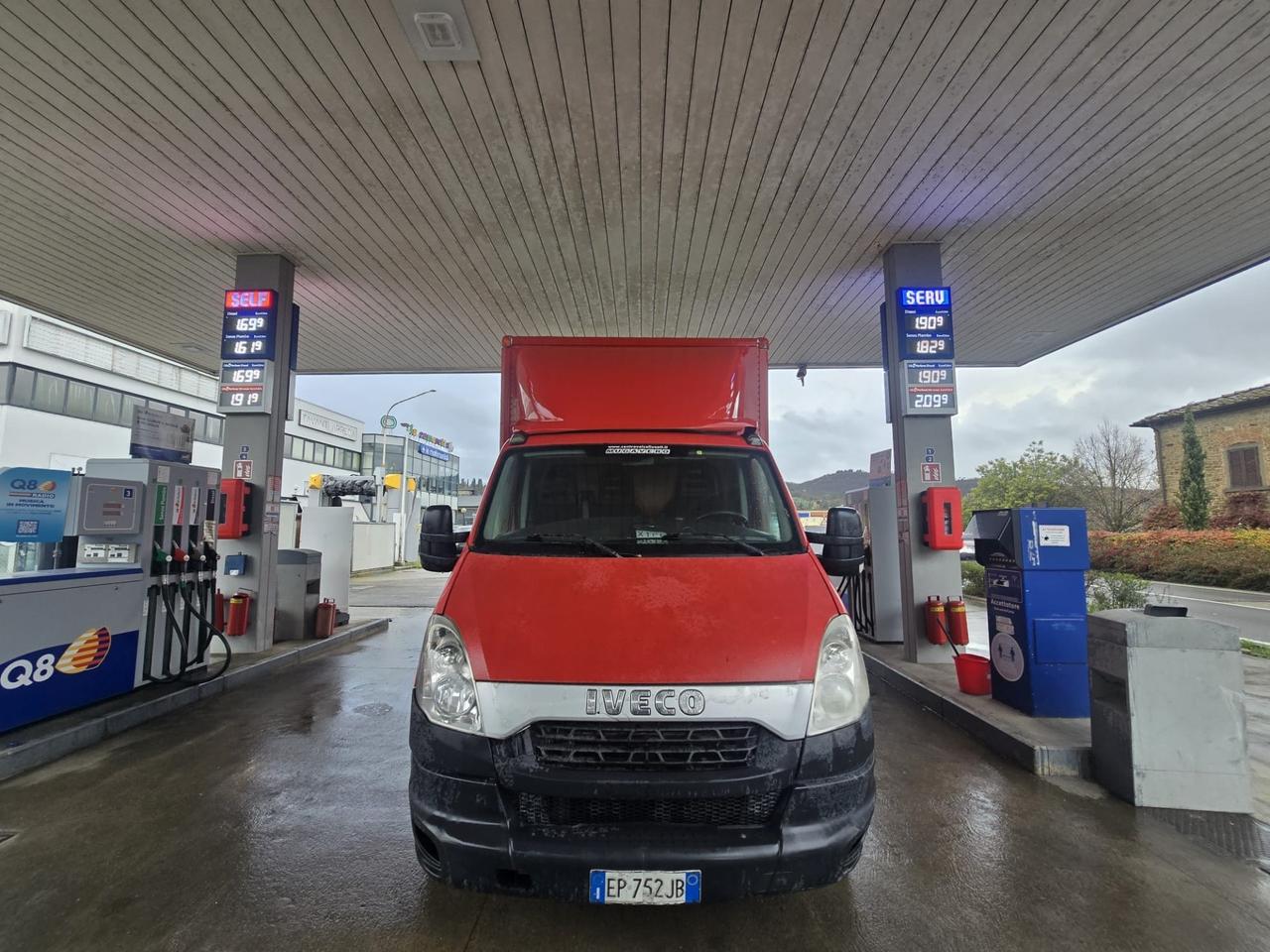 Iveco con sponda idraulica