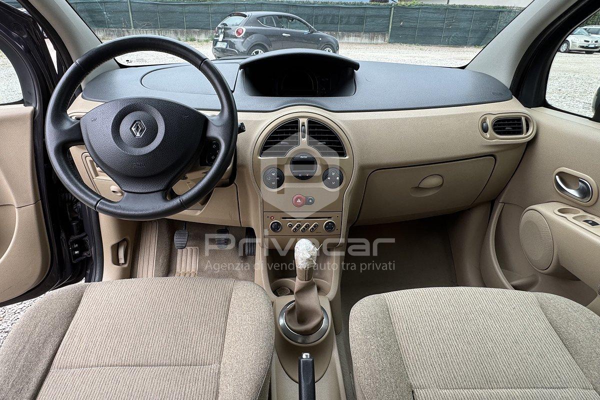 RENAULT Modus 1.2 16V Confort Privilège