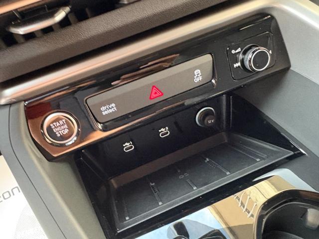 AUDI Q5 2.0 TDI mHEV+ S tronic quattro S line edition.